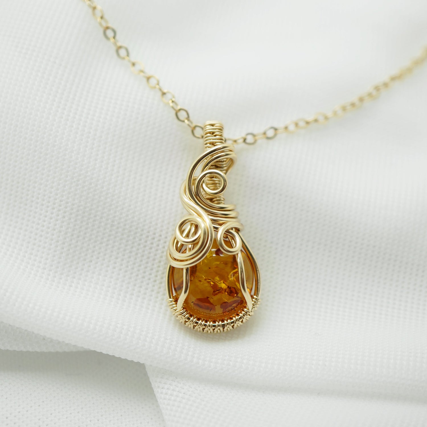 Ketting - Wire wrap hanger - 14K gold filled - Met barnsteen