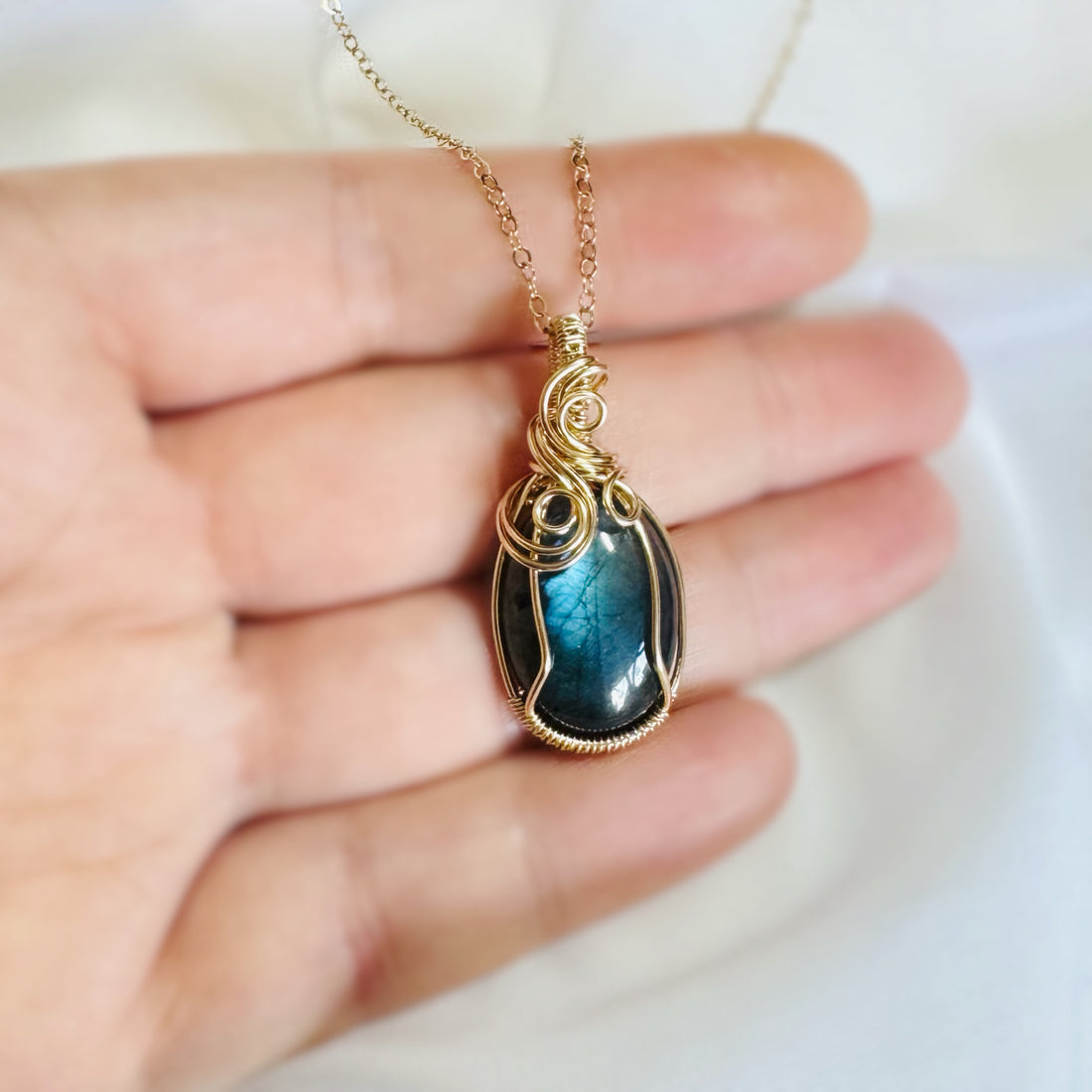 14k gold filled wire wrap hanger met labradoriet