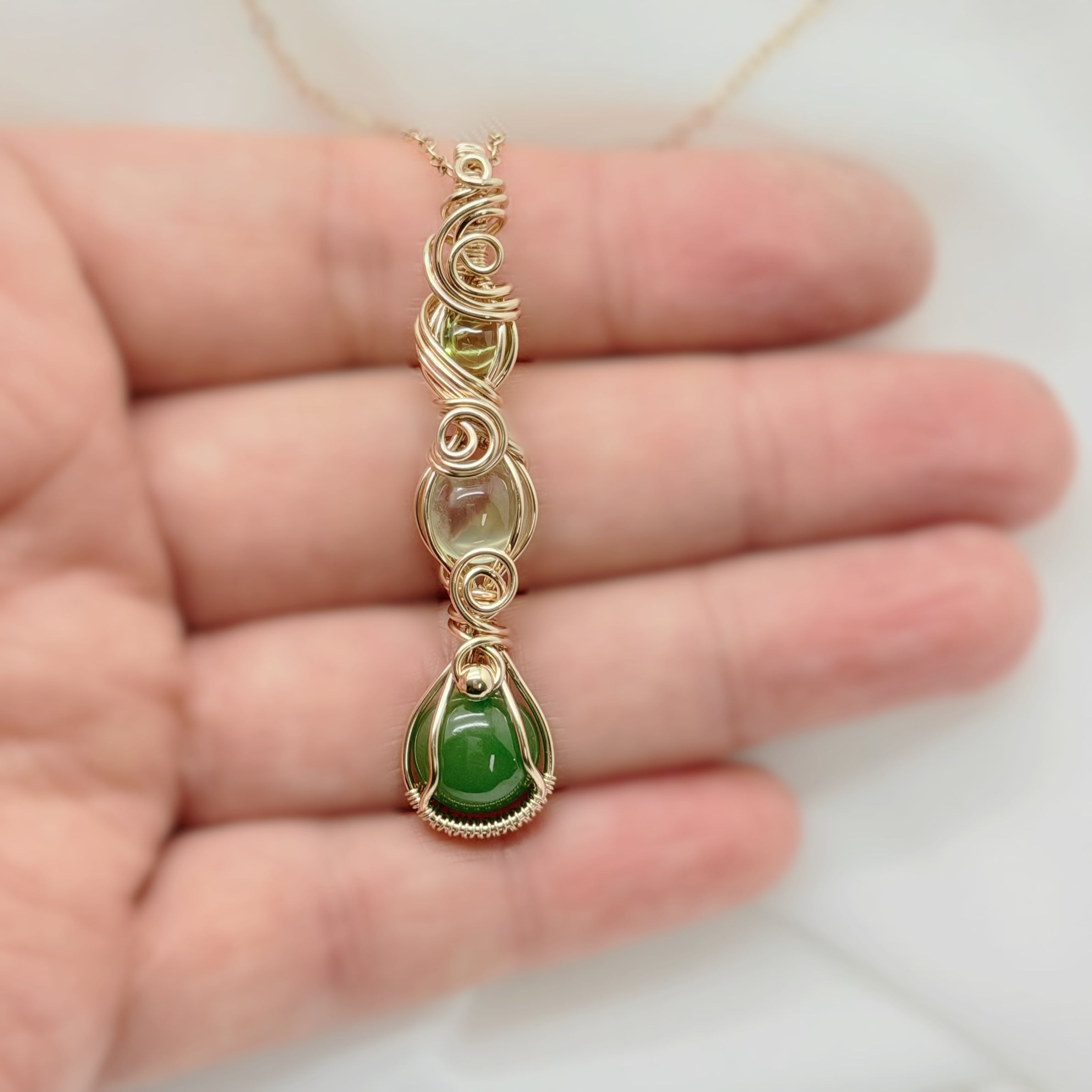 14k gold filled hanger met jade, prehniet en peridoot