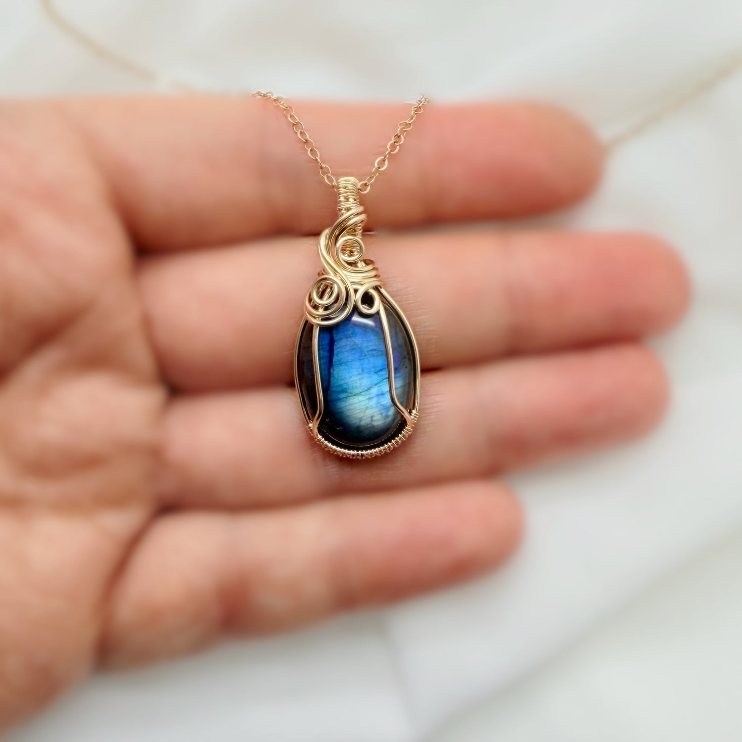 14k gold filled wire wrap hanger met labradoriet