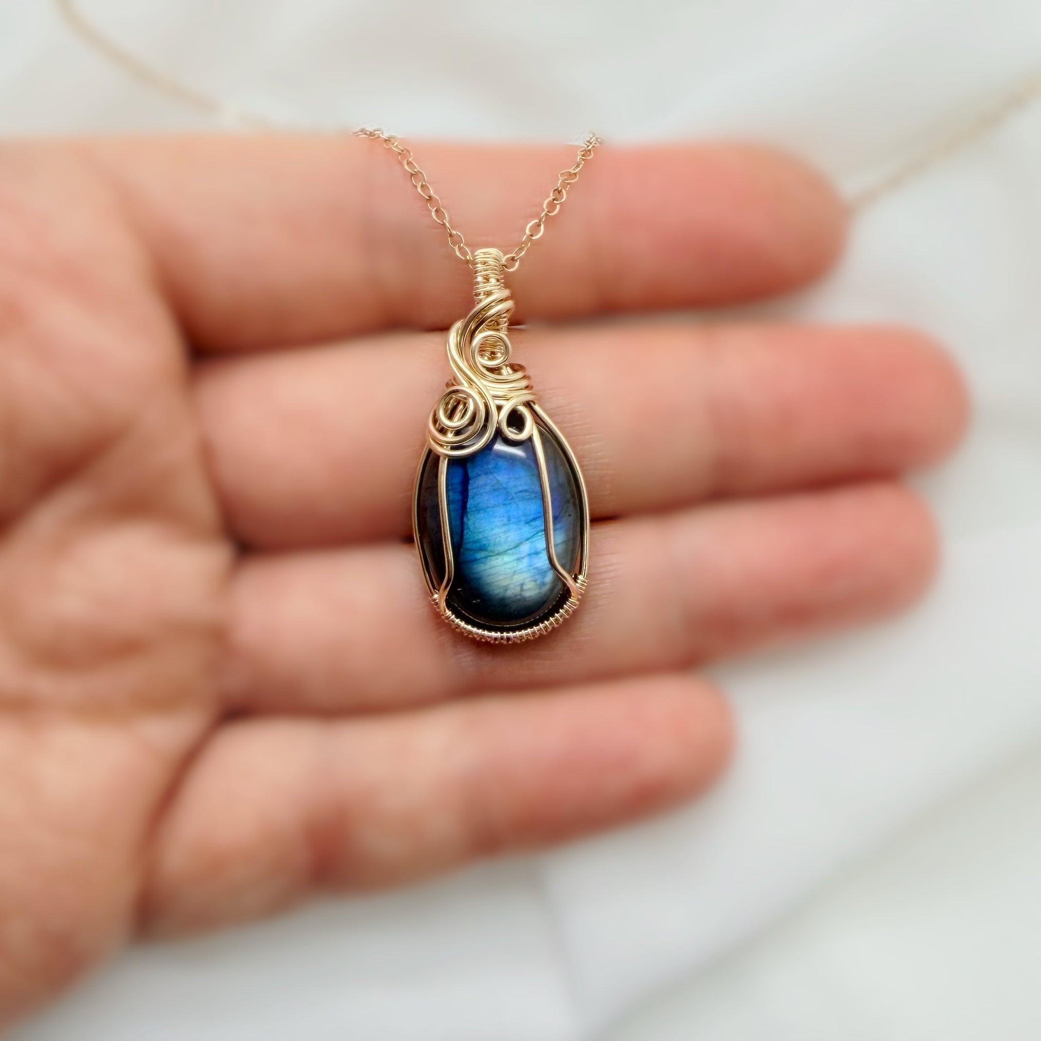 14k gold filled wire wrap hanger met labradoriet