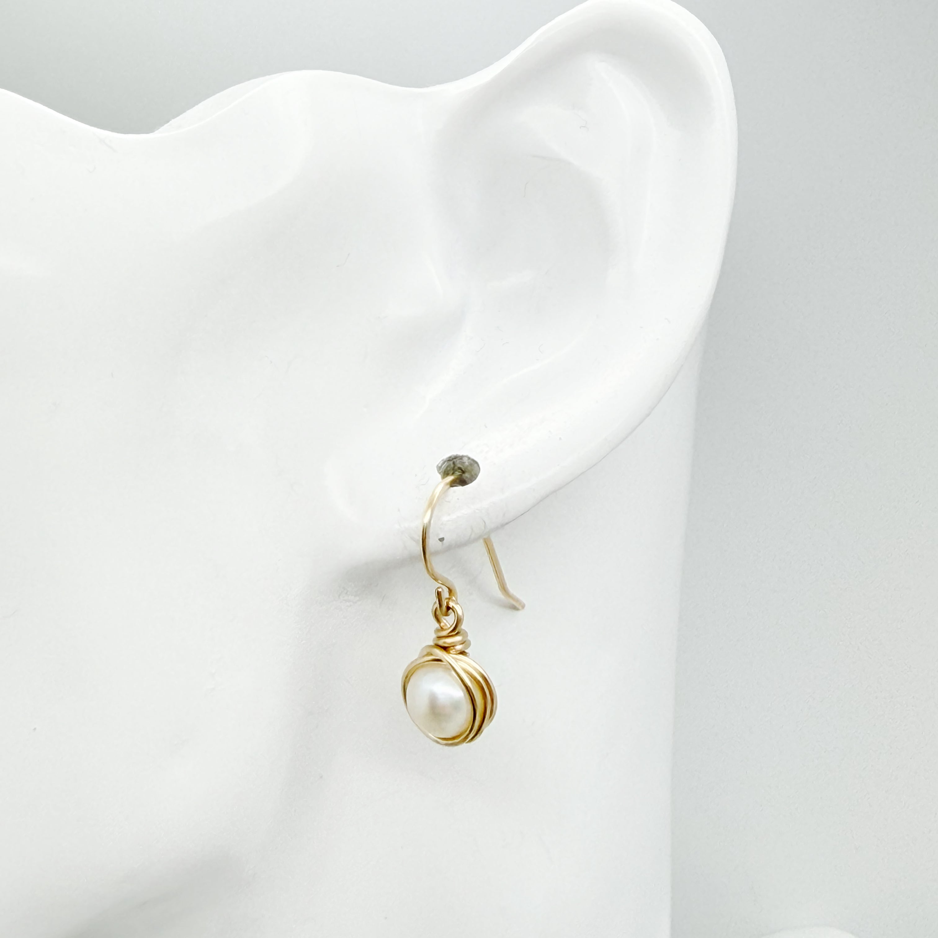 14k gold filled oorbellen met zoetwaterparel