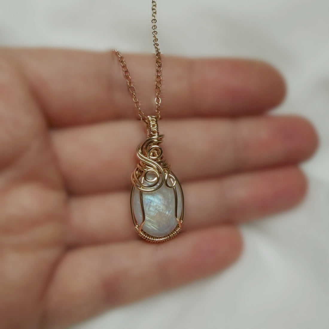 Hanger - 14K gold filled - Met regenboog maansteen