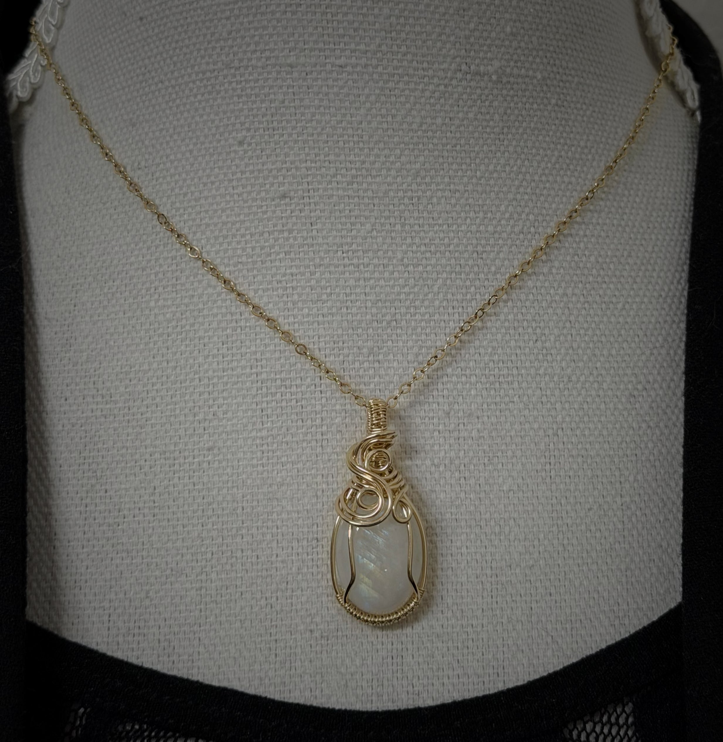 Hanger - 14K gold filled - Met regenboog maansteen