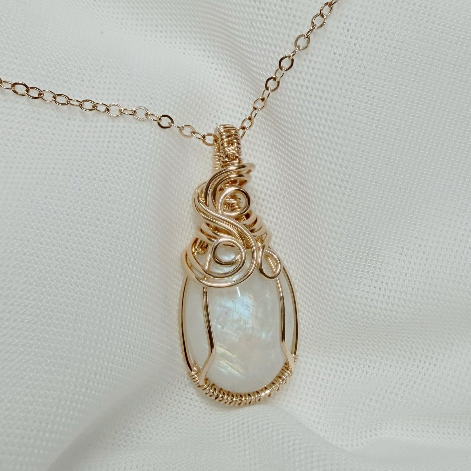 Hanger - 14K gold filled - Met regenboog maansteen