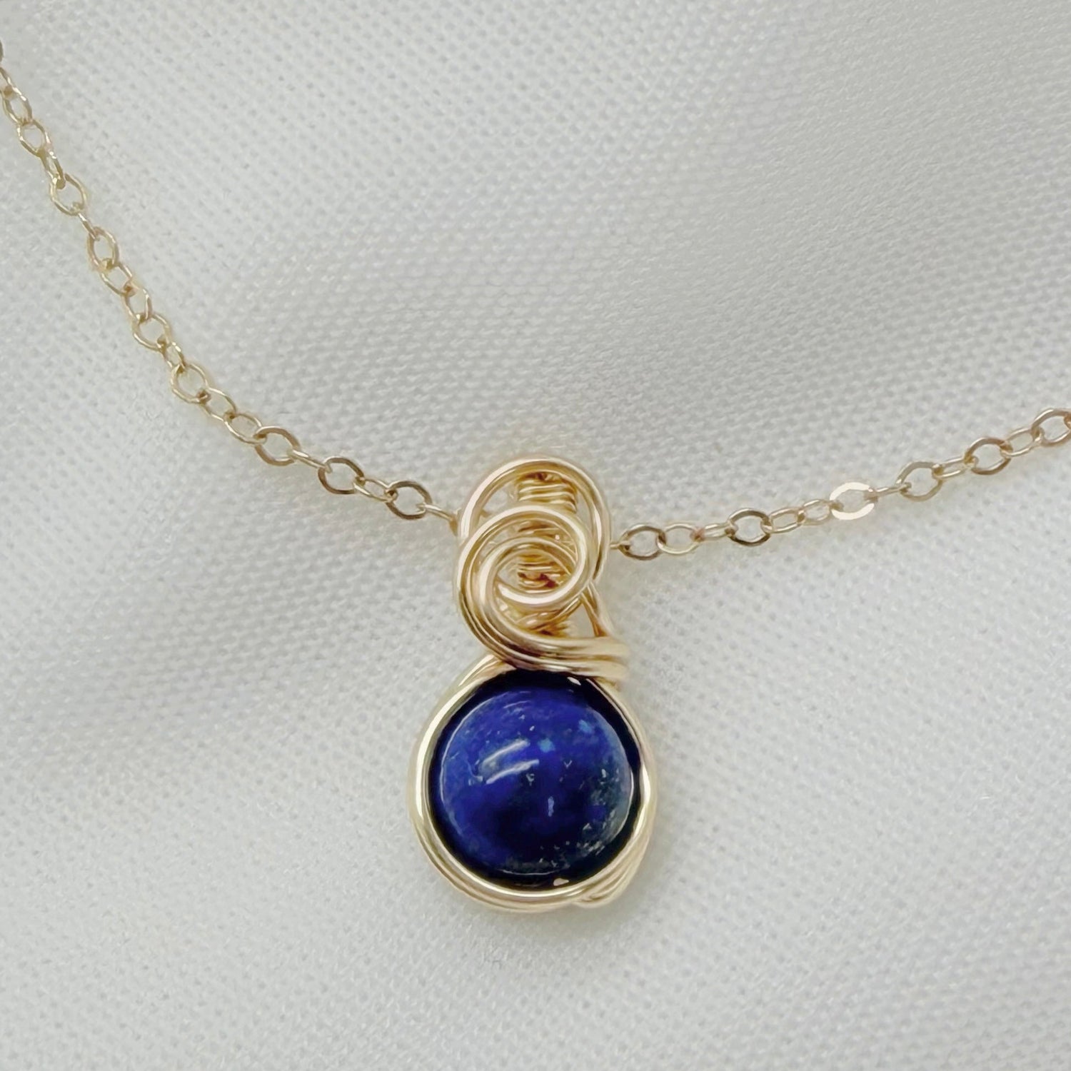 Sierlijke lapis lazuli hanger van 14k gold filled