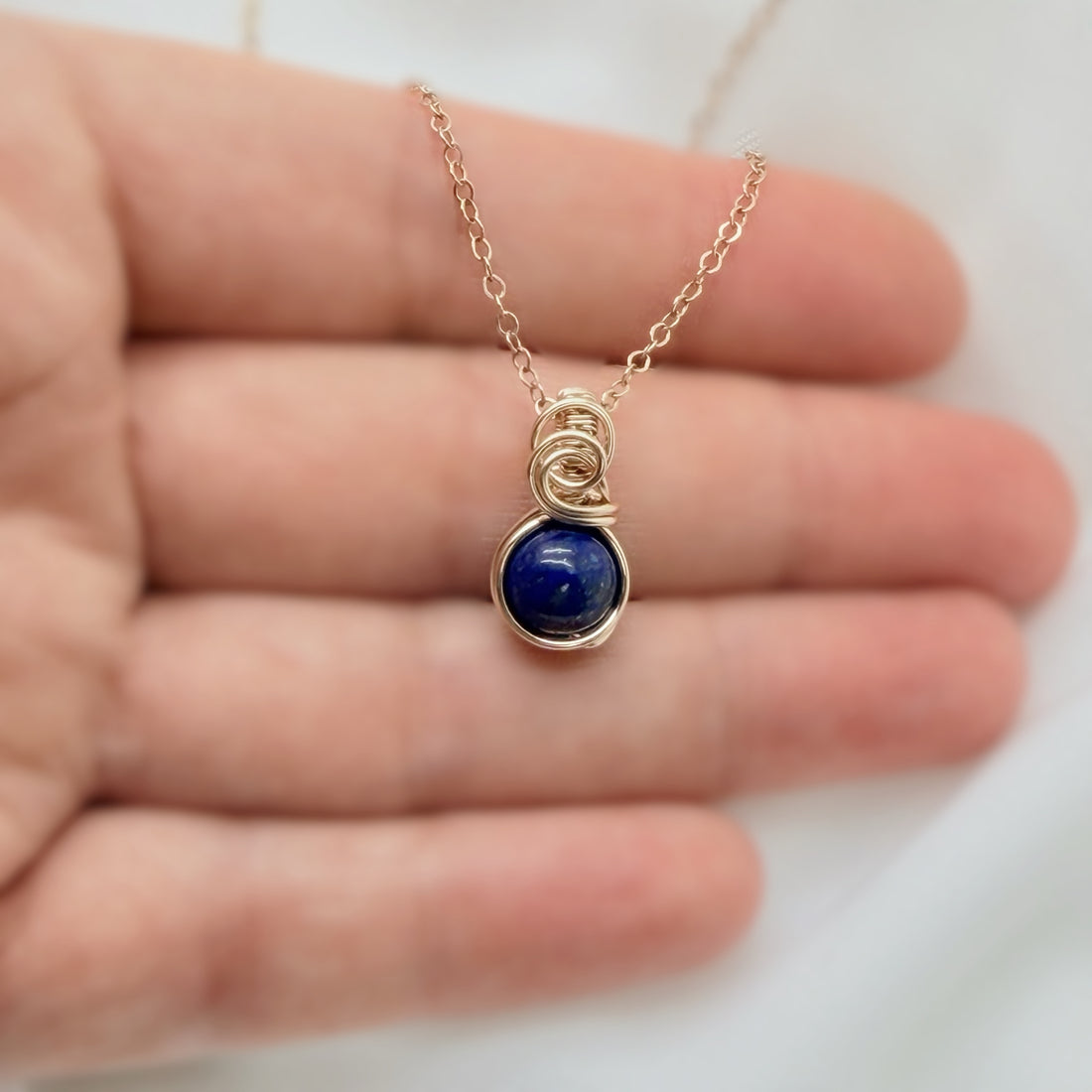 Sierlijke lapis lazuli hanger van 14k gold filled