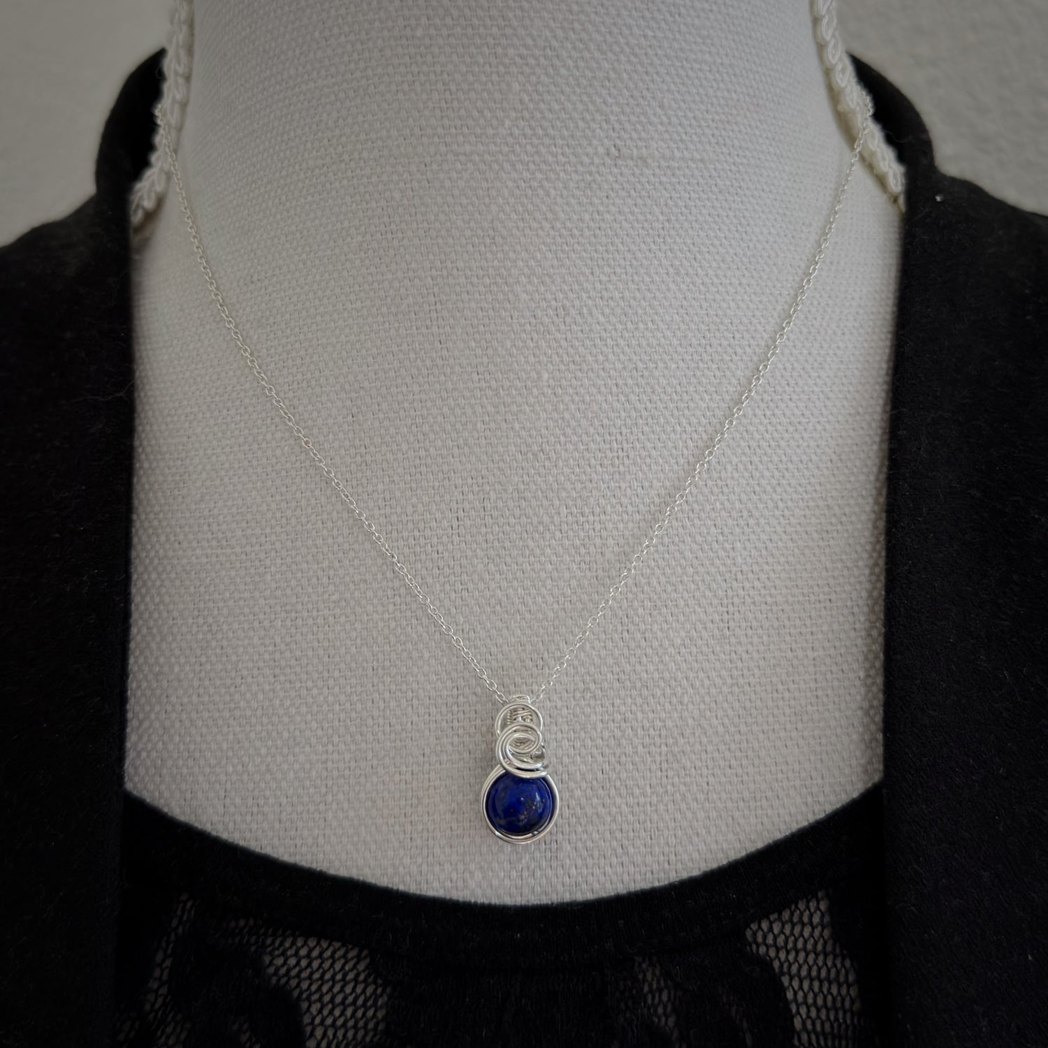 Sierlijke Lapis lazuli hanger van sterling zilver