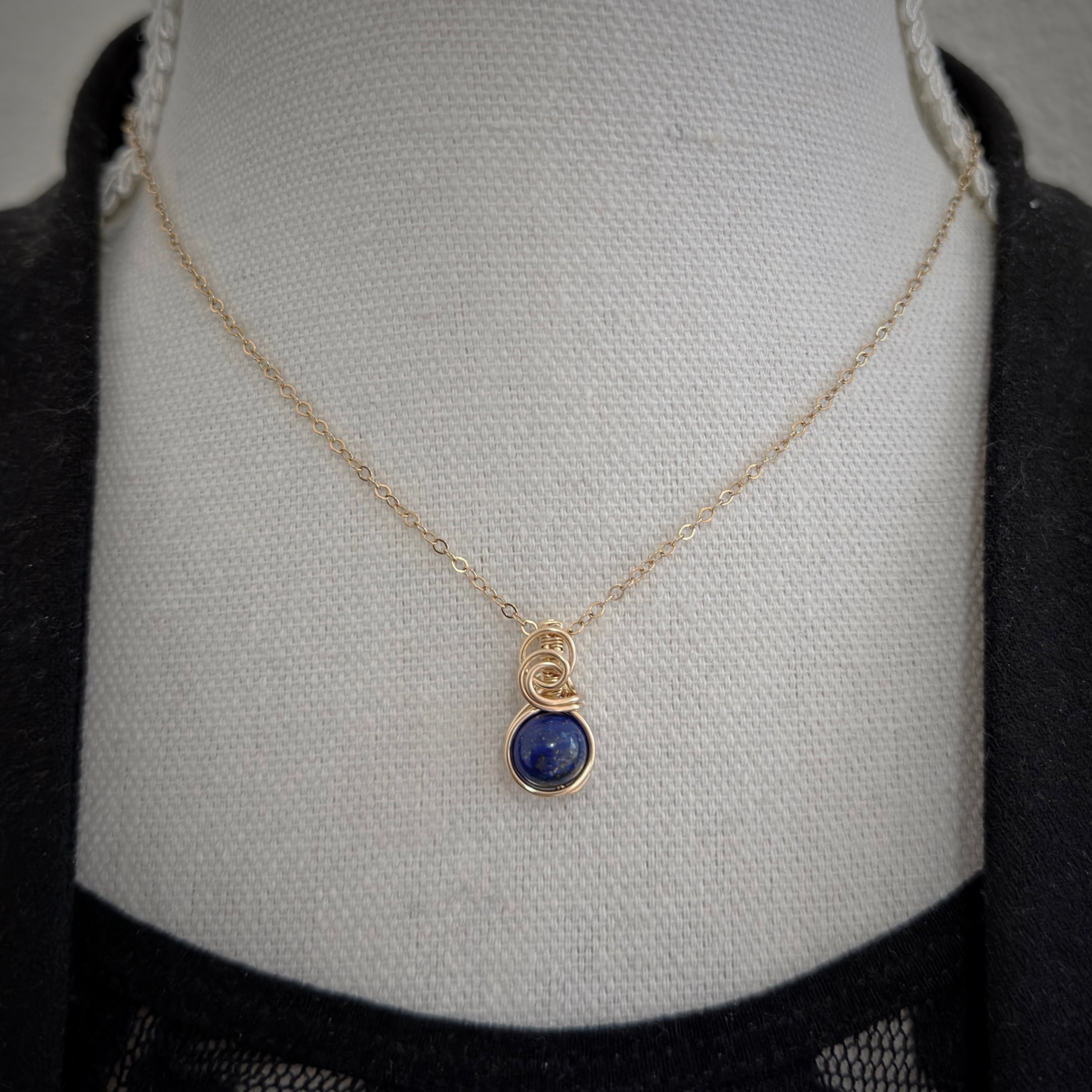 Sierlijke lapis lazuli hanger van 14k gold filled