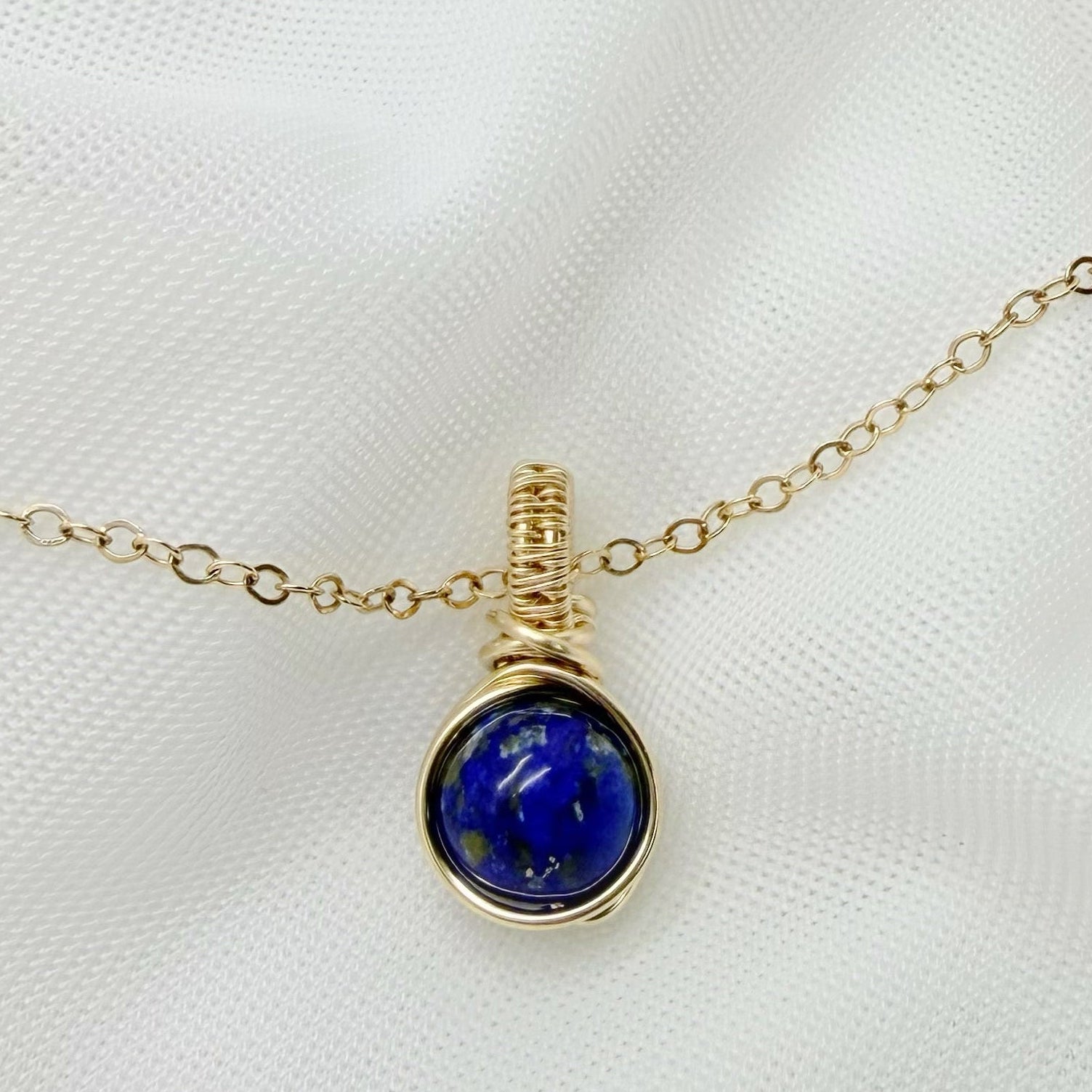 Hanger met lapis lazuli van 14k gold filled