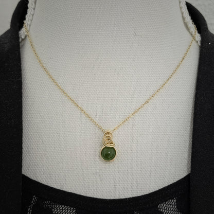 14k gold filled wire wrap hanger met groene nefriet jade