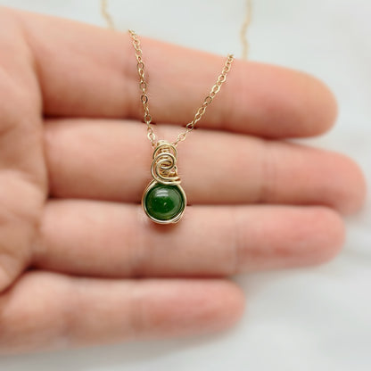14k gold filled wire wrap hanger met groene nefriet jade