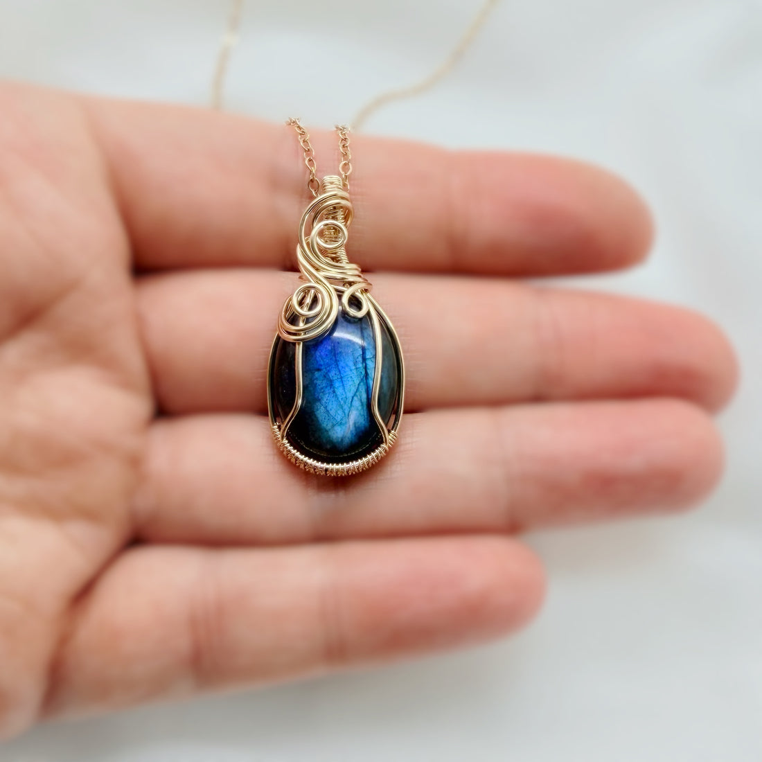 14k gold filled wire wrap hanger met labradoriet