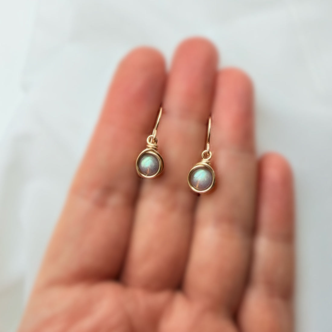 14k gold filled oorbellen met labradoriet en zachte flash