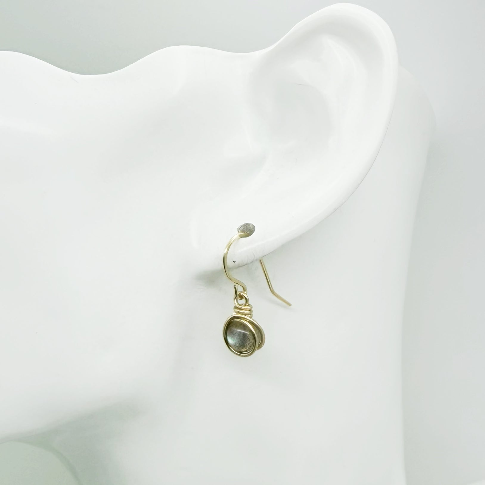 14k gold filled oorbellen met labradoriet en zachte flash