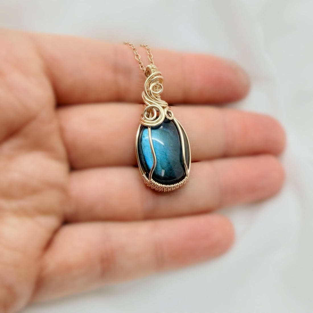 14k gold filled wire wrap hanger met labradoriet