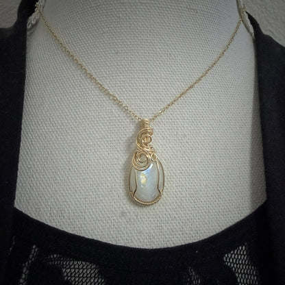 Hanger - 14K gold filled - Met regenboog maansteen