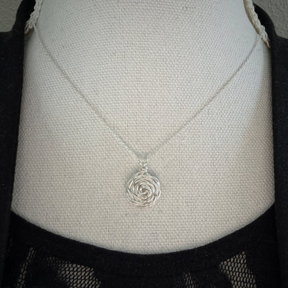 Zilveren Ketting Met Zilveren Handgemaakte Roos