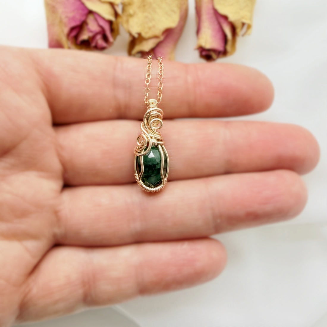 Ketting - Wire wrap hanger - 14K gold filled - Met smaragd