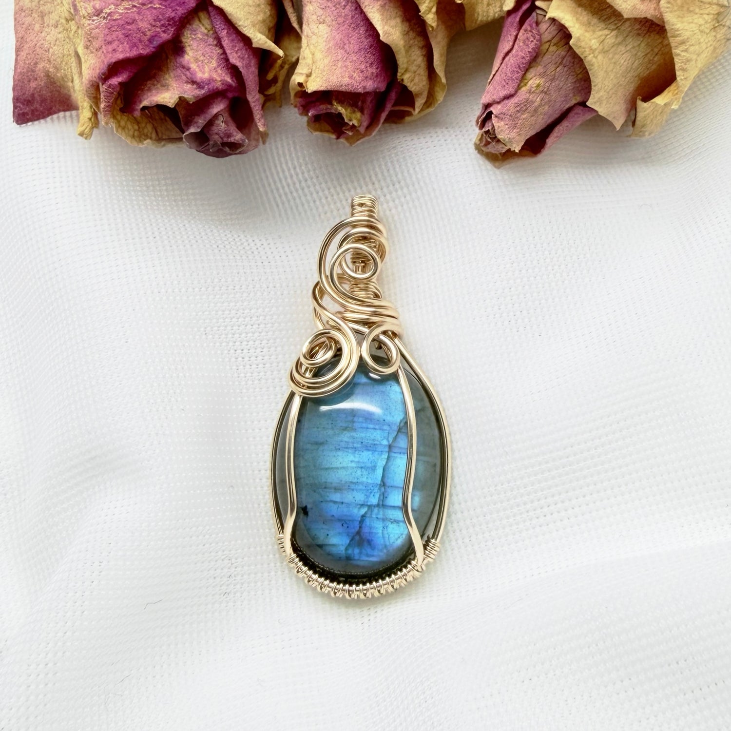 14k gold filled wire wrap hanger met labradoriet