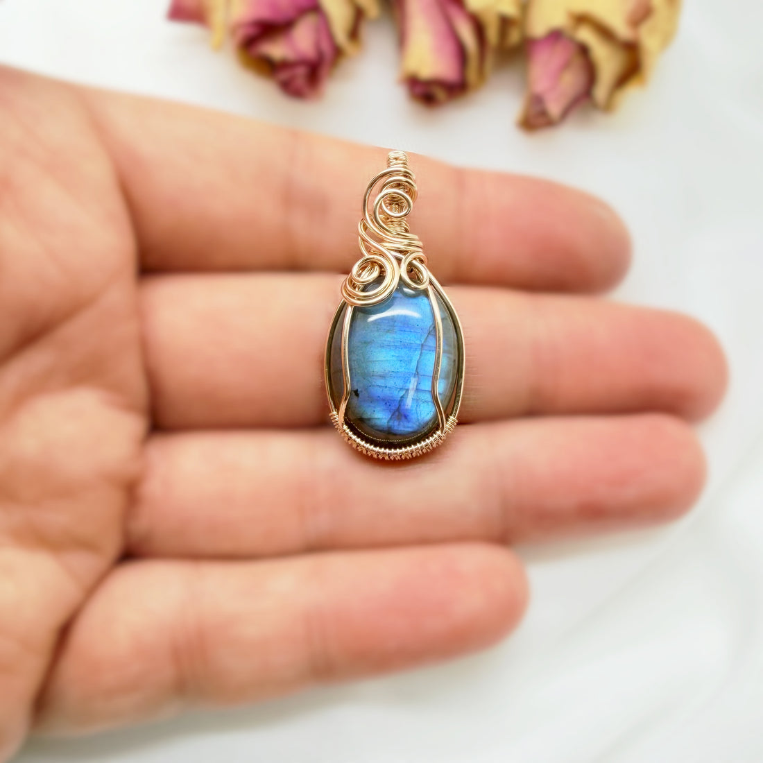 14k gold filled wire wrap hanger met labradoriet