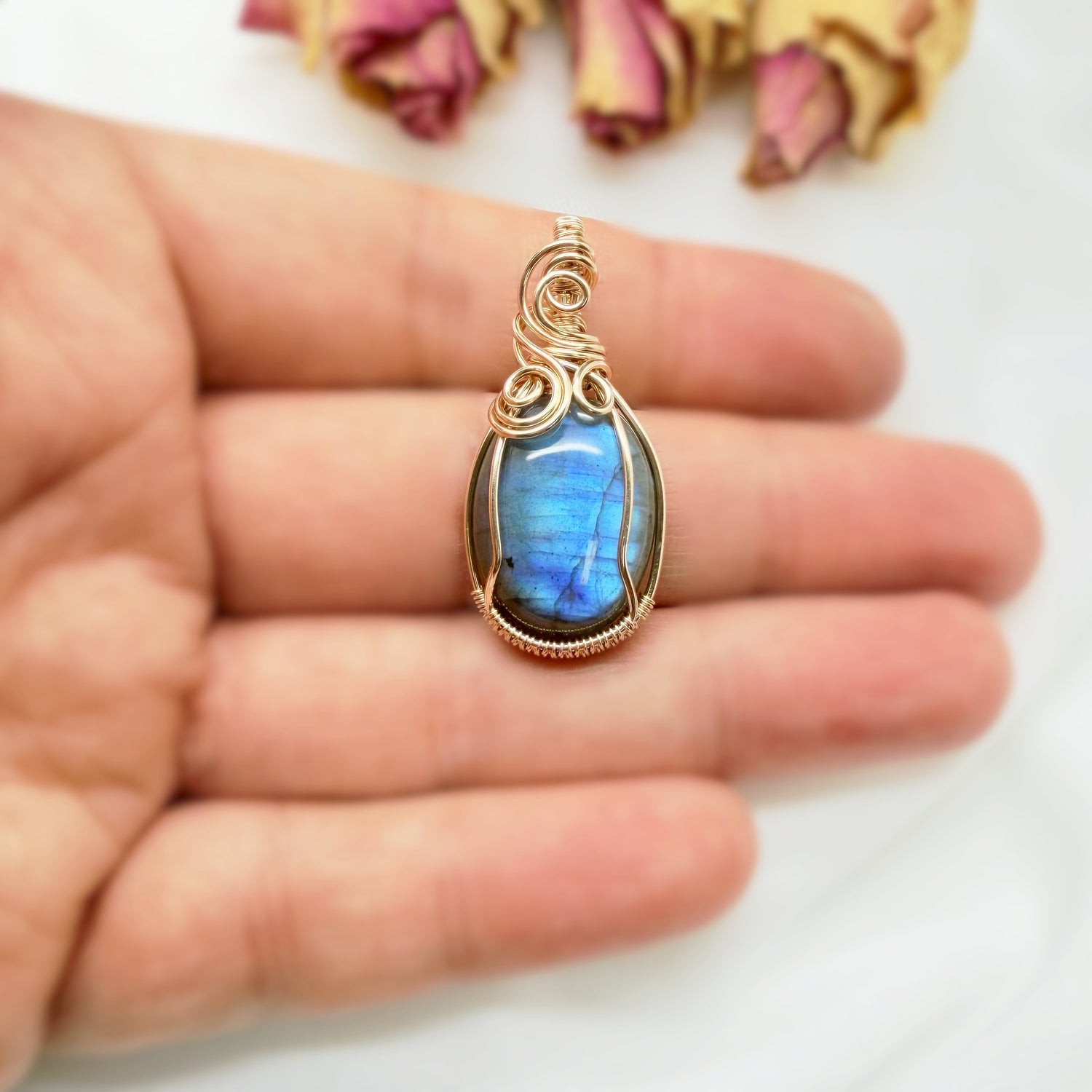14k gold filled wire wrap hanger met labradoriet