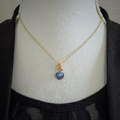 Sierlijke kyaniet hanger van gold filled - Wire wrapped