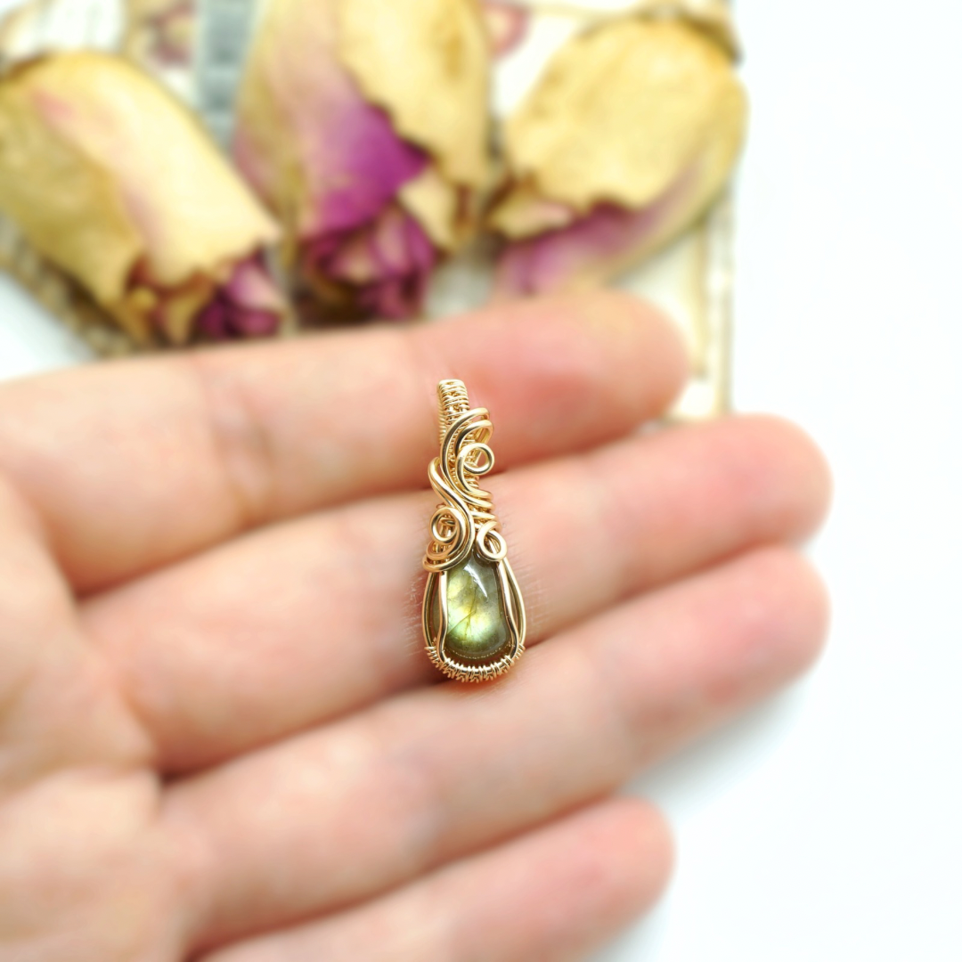 14k gold filled hanger met Labradoriet