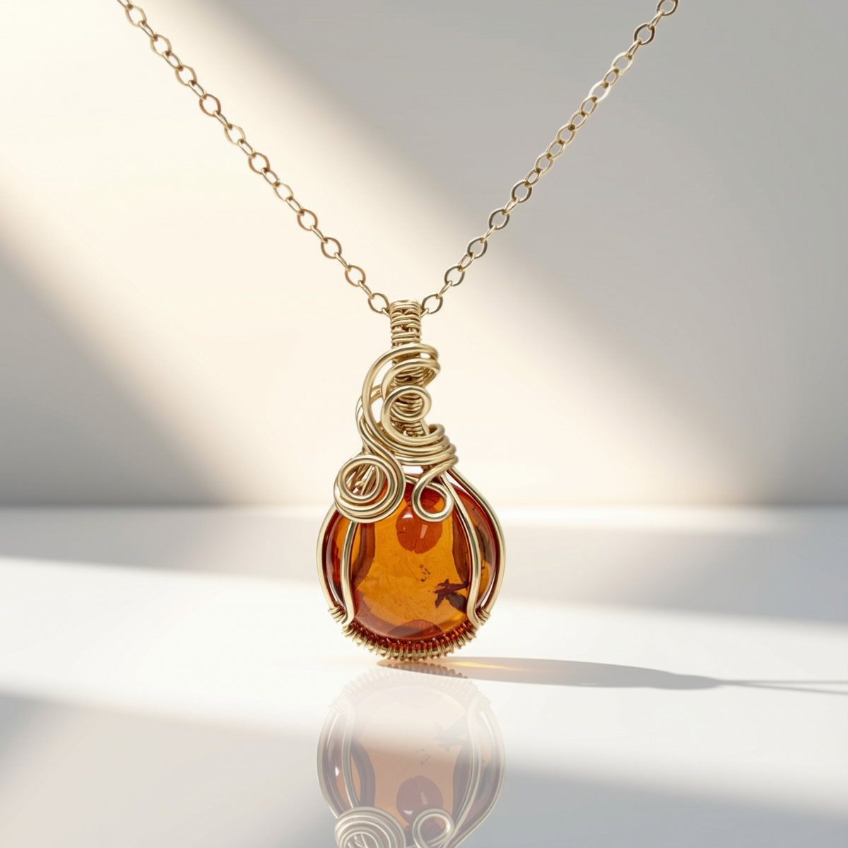 14K Gold Filled Barnsteen Hanger, Handgemaakt Sieraad met Betekenis