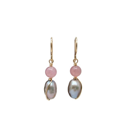 Gold filled oorbellen met zoetwaterparel en rozenkwarts